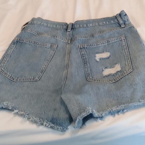 Garage Denim Juniors Vintage distressed denim cut off shorts.SIZE 9/29 Festival - Picture 5 of 8